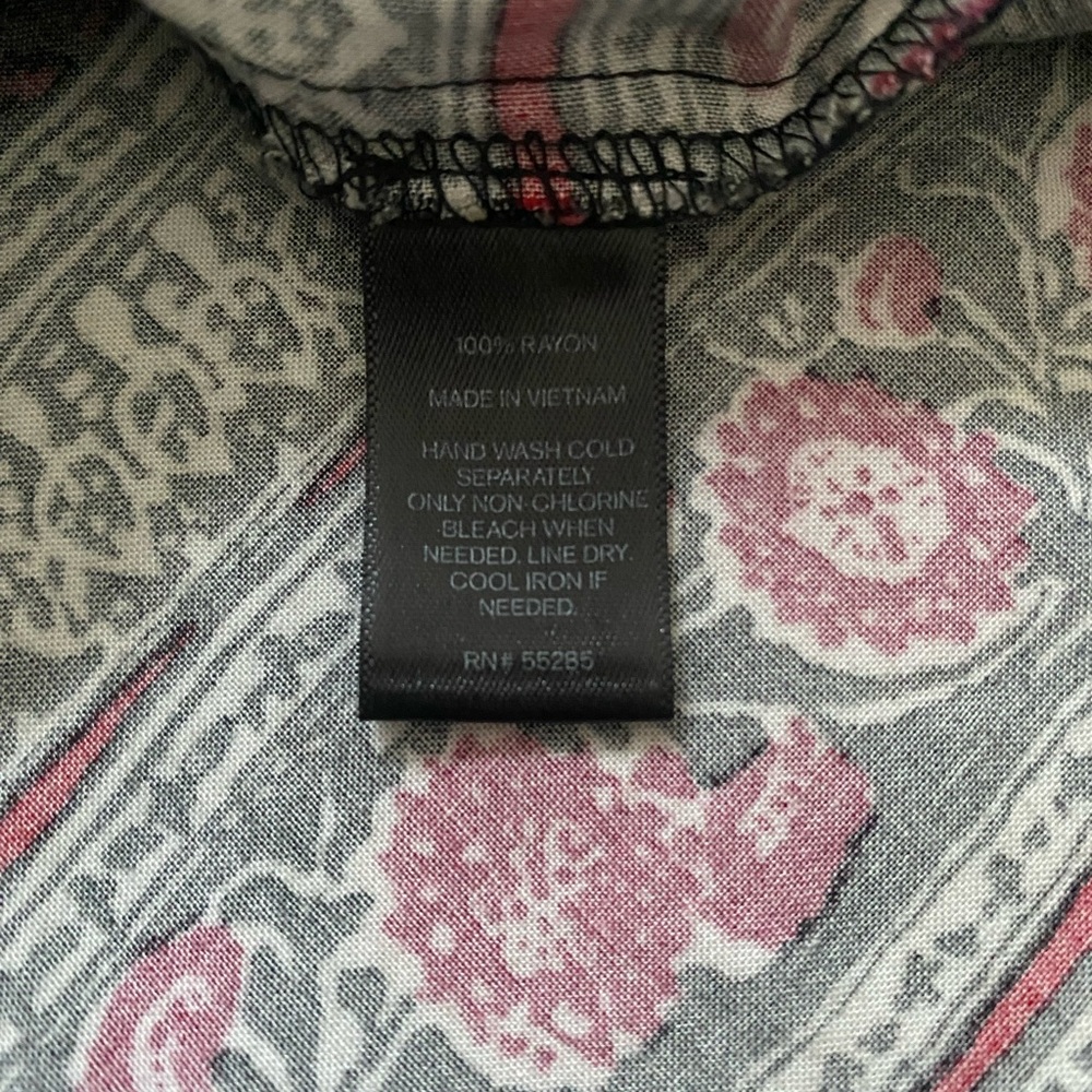 Express Women's Multicolor Patterned Top - Picture 6 of 6